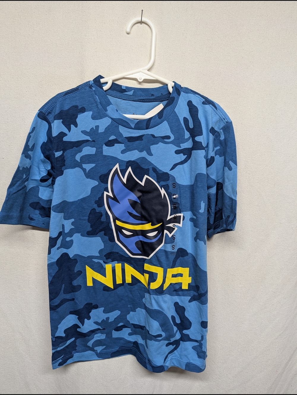 Ninja Blue Camo Graphic Tee Size Small